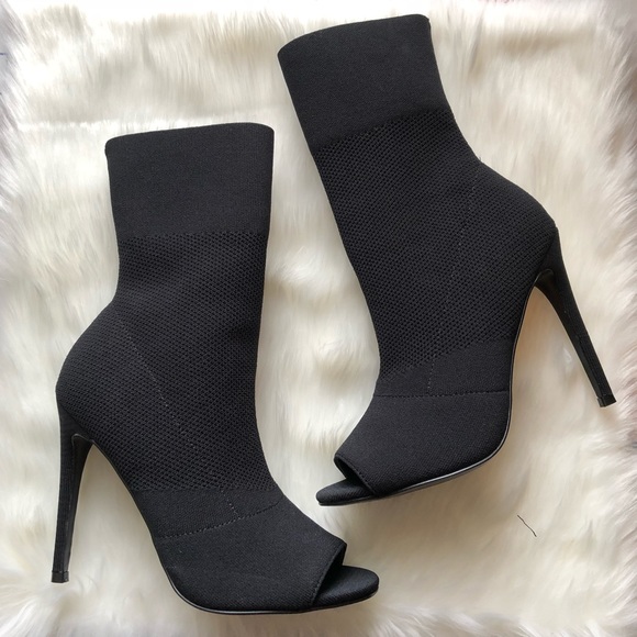 Steve Madden Shoes - NWOT STEVE MADDEN Kritsi Black Peep Toe Booties